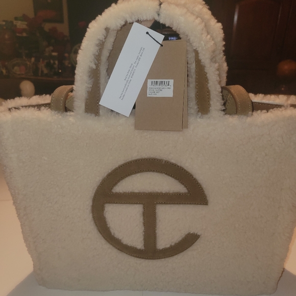 UGG x Telfar Medium Reverse Shearling Shopper Natural - Picture 7 of 16